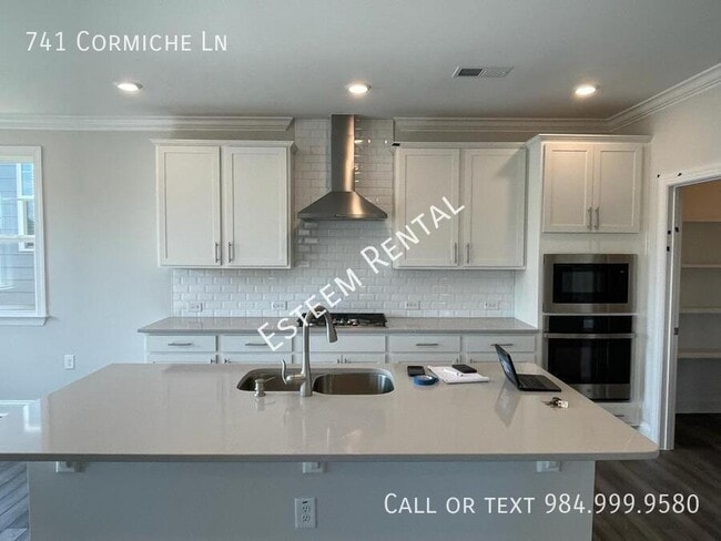Photo - 741 Cormiche Ln