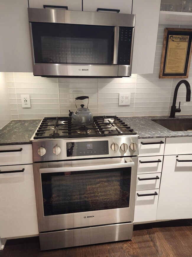 Photo - 70 N St SE Unit 712