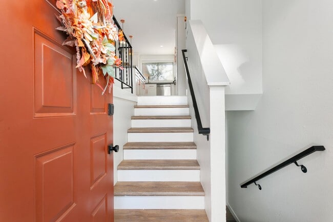 Photo - Modern 4bd 2.5 bath Home