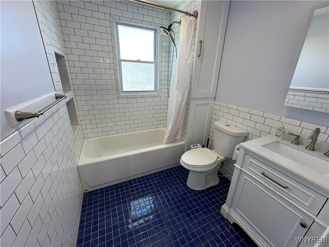 Photo - 1133 Hertel Ave