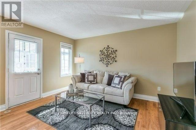 Photo - 3049 Dewridge Ave