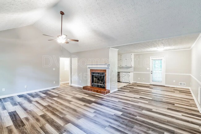 Photo - 2557 Ashley Cir