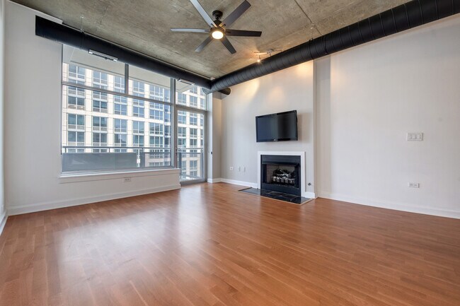 Photo - 1305 S Michigan Ave