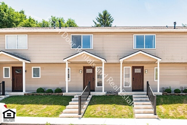 Building Photo - 15030 Tally Ho Dr Unit 15030 Tally Ho Dr - #17
