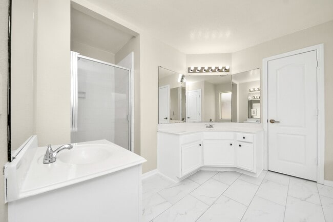 Photo - 5114 Santrey Dr