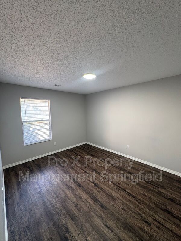 Photo - 1138 E Walnut St