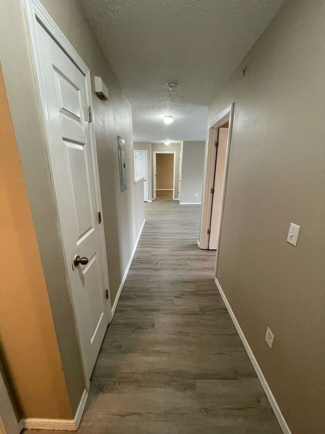 Photo - 1040 S Clifton Ave