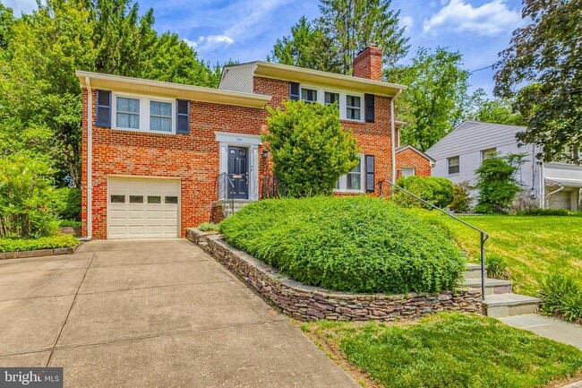 Photo - 7607 Maryknoll Ave