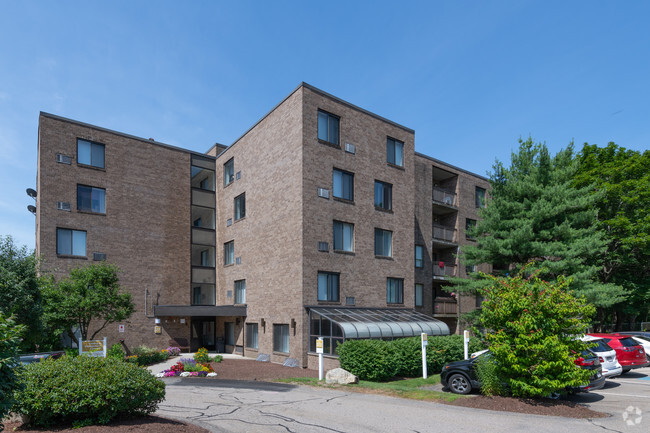 North Stoughton Village - North Stoughton Village Apartments
