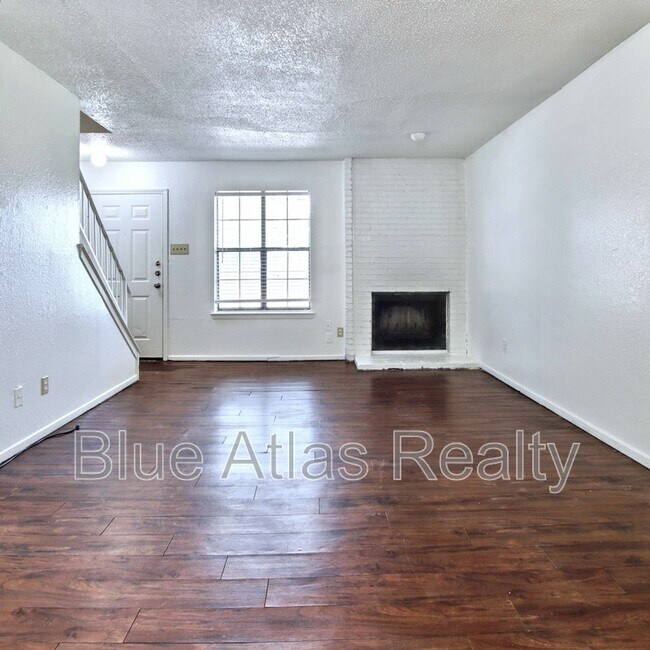 Photo - 2718 Wimbledon Ct