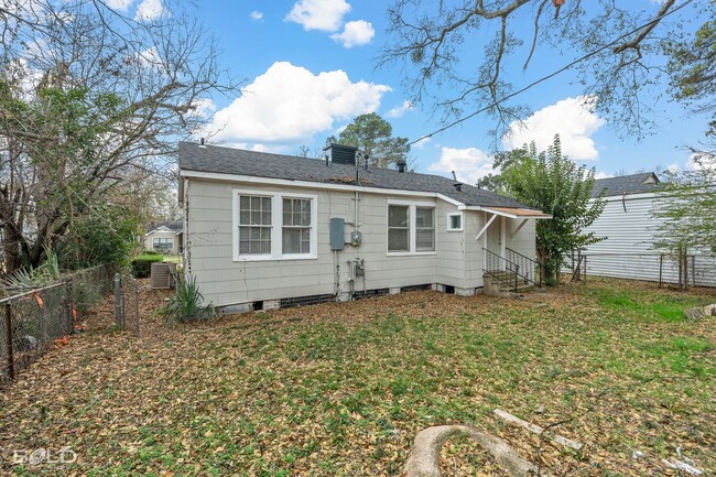 Photo - 154 E Wyandotte St