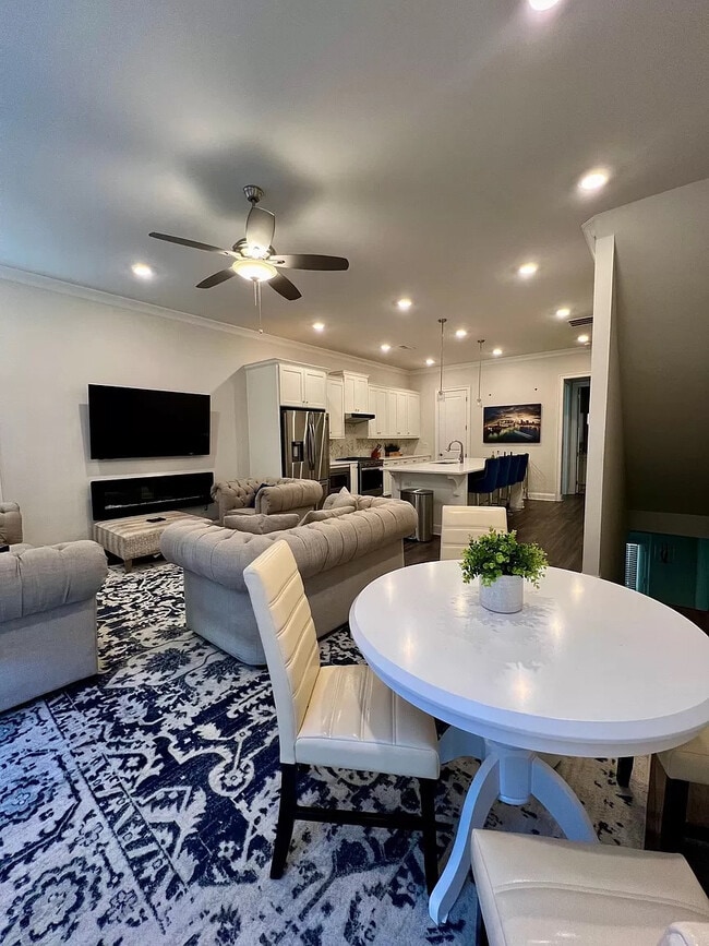 Photo - Room in Townhome on La Dawn Ln NW