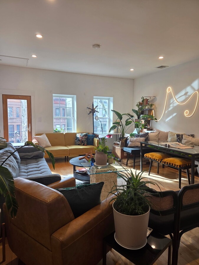 Photo - 1073 Carroll St