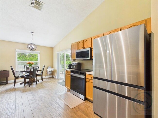 Photo - 2265 SW Grosspoint St