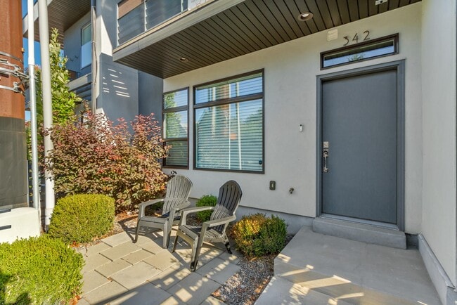 Photo - 342 Reed Ave N