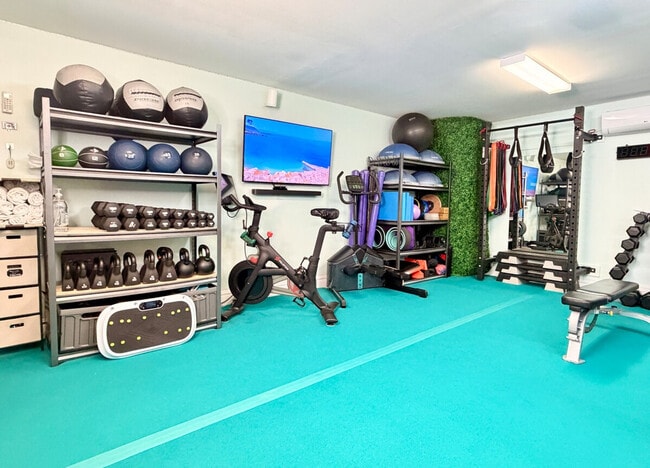 Photo - 1301 W Horatio St Unit ID1272817P