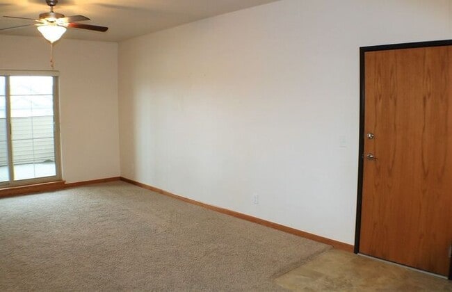 Photo - $1,700 | 3 Bedrooms, 2 Bathroom Condo | Pe...