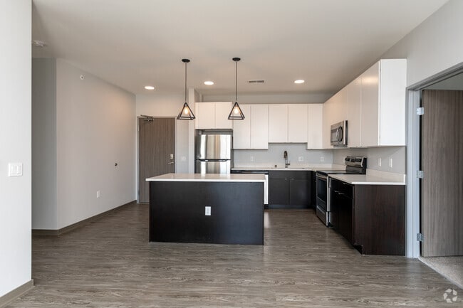 2BR, 2BA - E - Prism