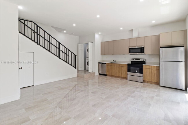 Photo - 135 SW 114th Ave