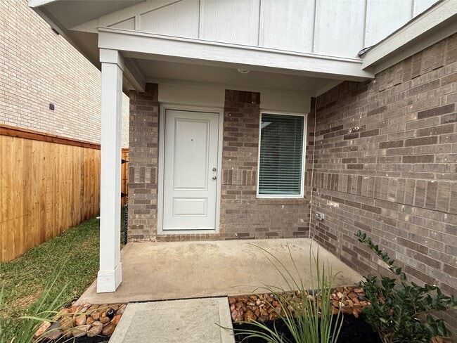 Photo - 16802 Old Wagon Wy