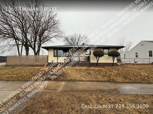Building Photo - 1560 Truman St