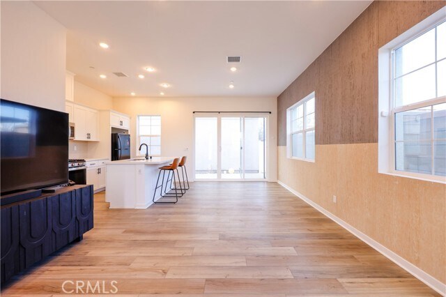 Photo - 4437 S Fairmount Pso