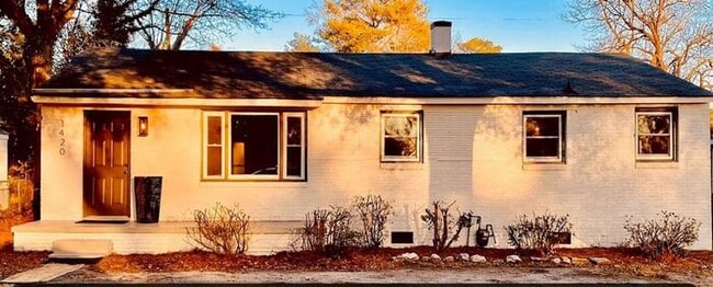 Building Photo - 1420 S Kilbourne Rd