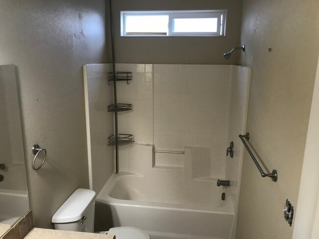 Master bathroom - 16089 Sunnyfield