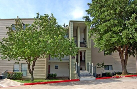 Mylo Apartment Homes