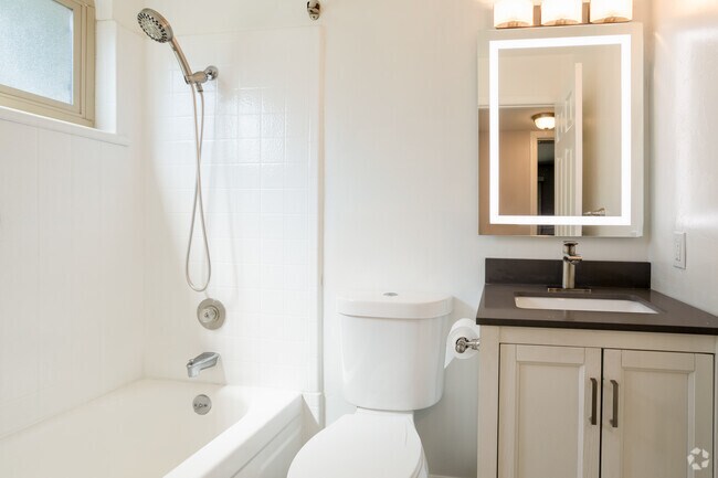 1BR, 1BA 594SF