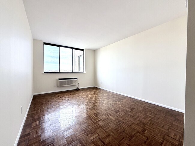 Photo - 300 Newark St. Unidad 7K