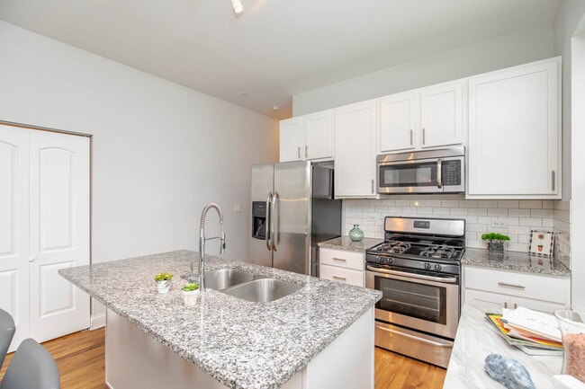 Photo - 1503 N Talman Ave Condo Unit Ch