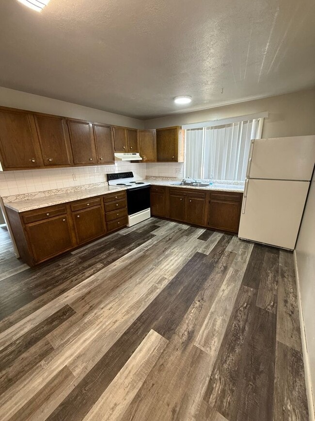 Photo - 1917 S Cecelia St Unit 3117 Transit Apt 2