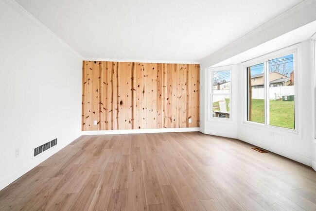 Photo - 39 Groton Dr