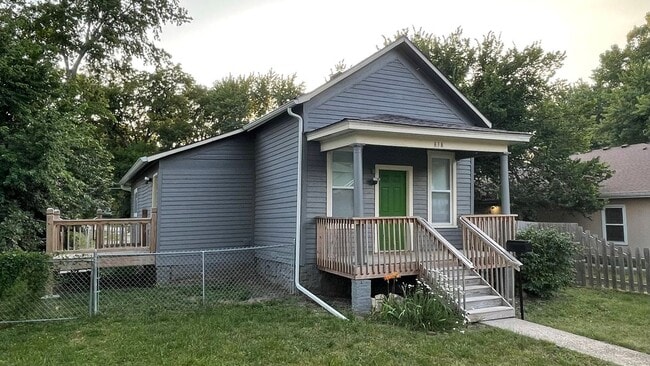 Photo - 838 S Oak St