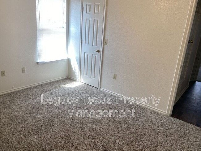 Photo - 1108 Williams Ave Unidad Apt H