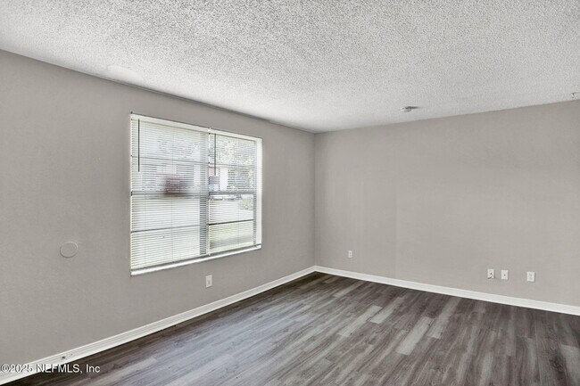 Photo - 473 Bentwood Ln Unit A