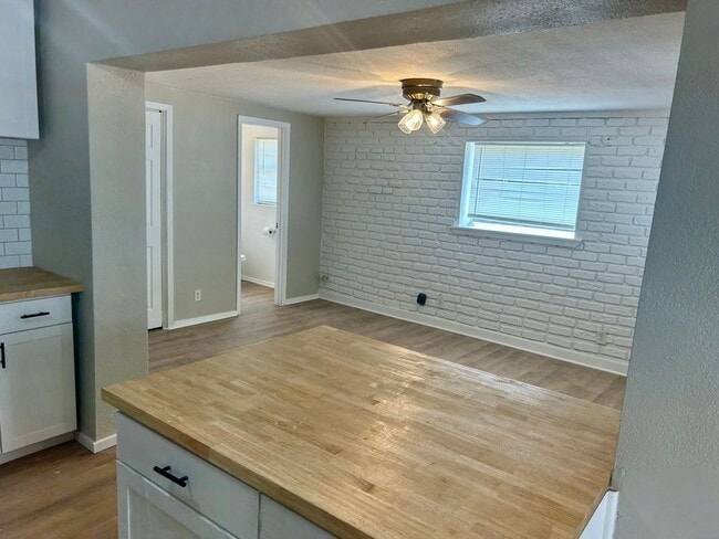 Photo - 3504 Mission St