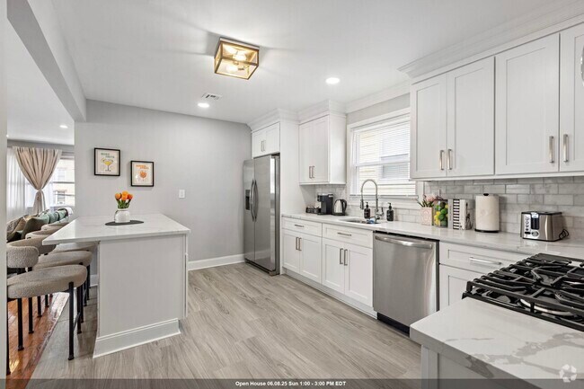 Building Photo - 728 John F. Kennedy Blvd Unit 2 Rental