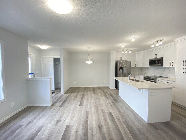 Photo - 1417-1148 148 Ave NW