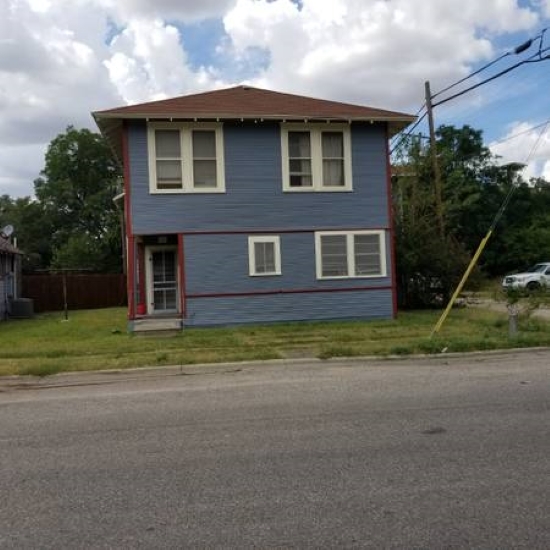 Building Photo - 114 W 7th St Rental