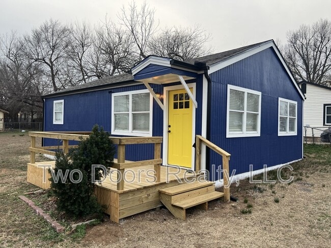 Photo - 504 Georgia St