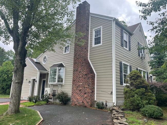 114 Sunset Ln