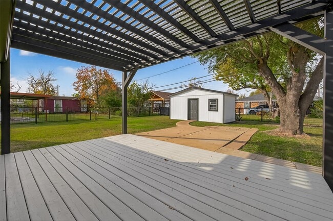 Photo - 3527 La Retama Dr