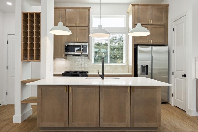 Photo - 2121 A Hoskins Dr