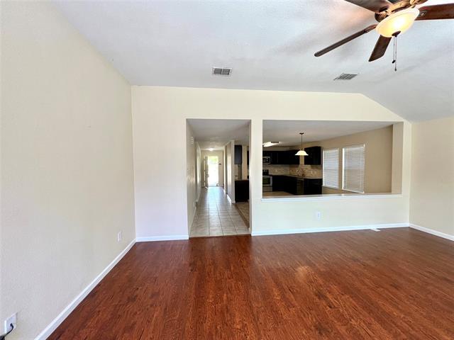 Photo - 404 Ashland Dr