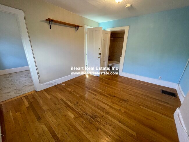 Photo - 57 Dwight St Unidad 4