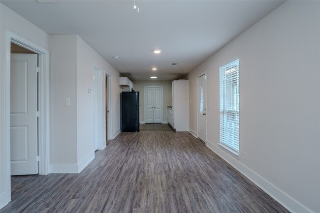 Photo - 21415 Russell Dr