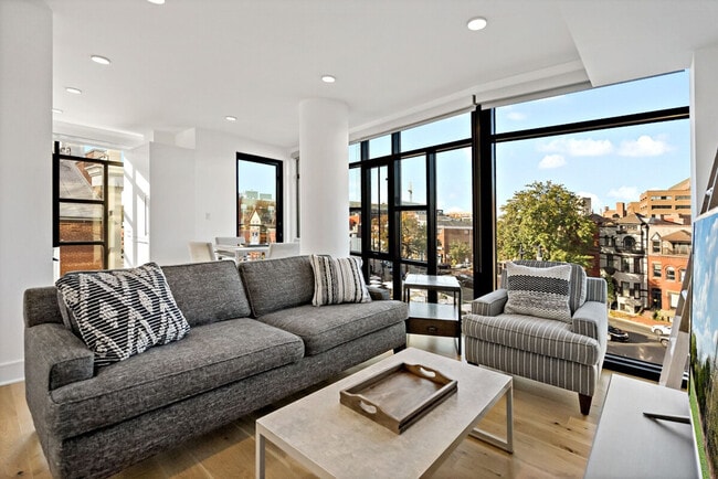 Photo - 1841 7th St NW Unidad ID1395467P