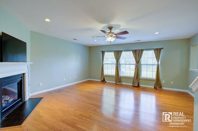 Photo - 130 Decatur Dr